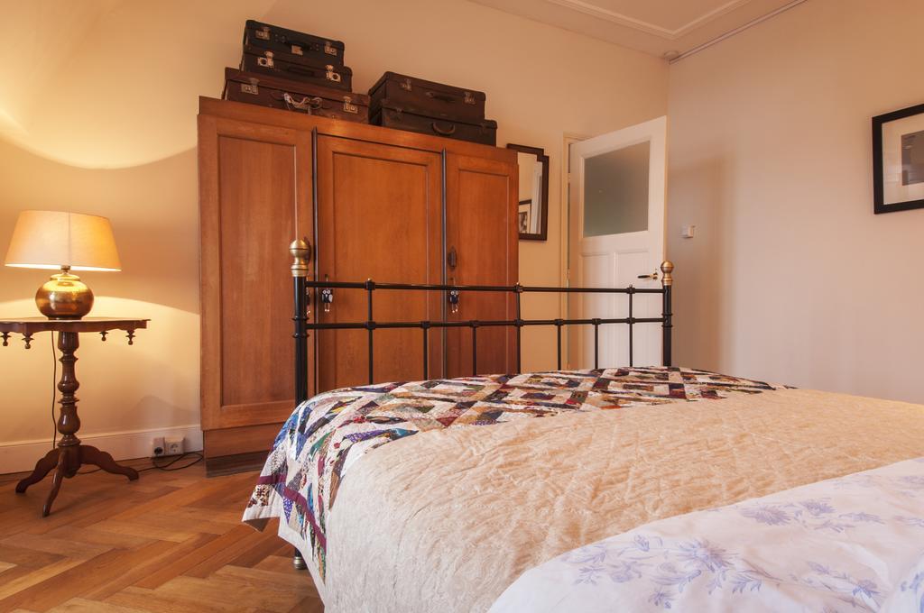 De Schiedamse Suites Kamer foto